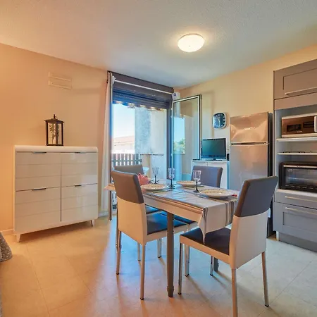 Appartement T3 Lumineux, 2-5 Pers, Animaux Permis, Parking, Wifi - Fr-1-841-15